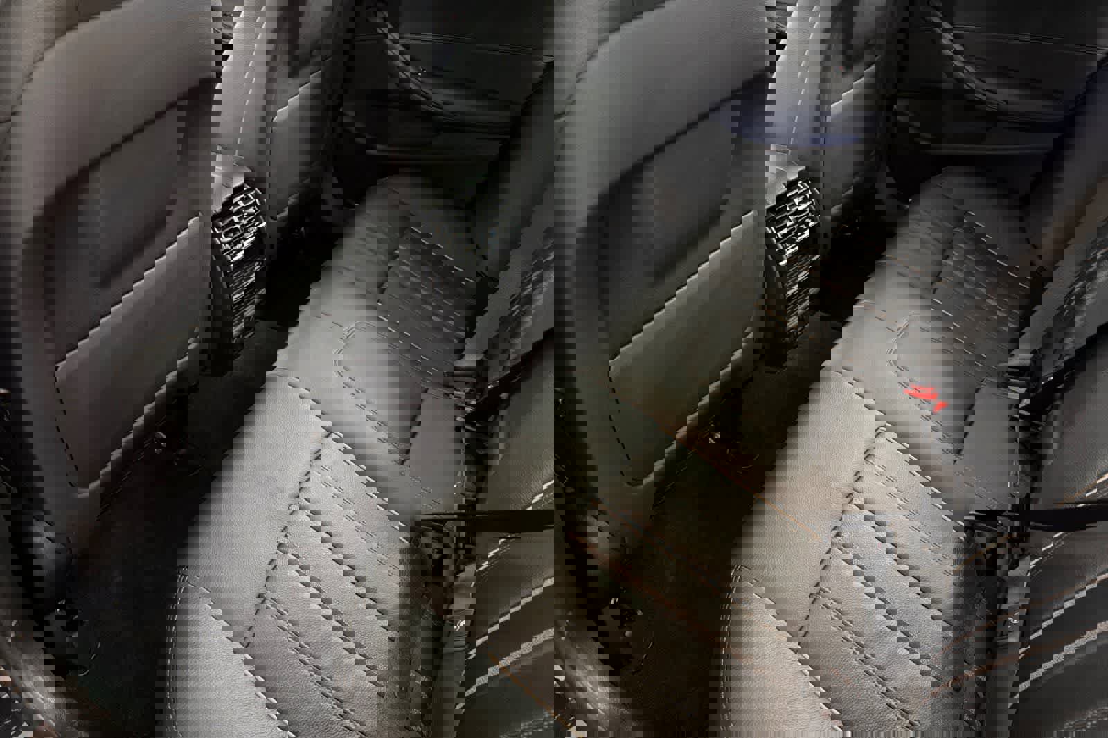 Used 2019 BMW 530e w/ Convenience Package image 4