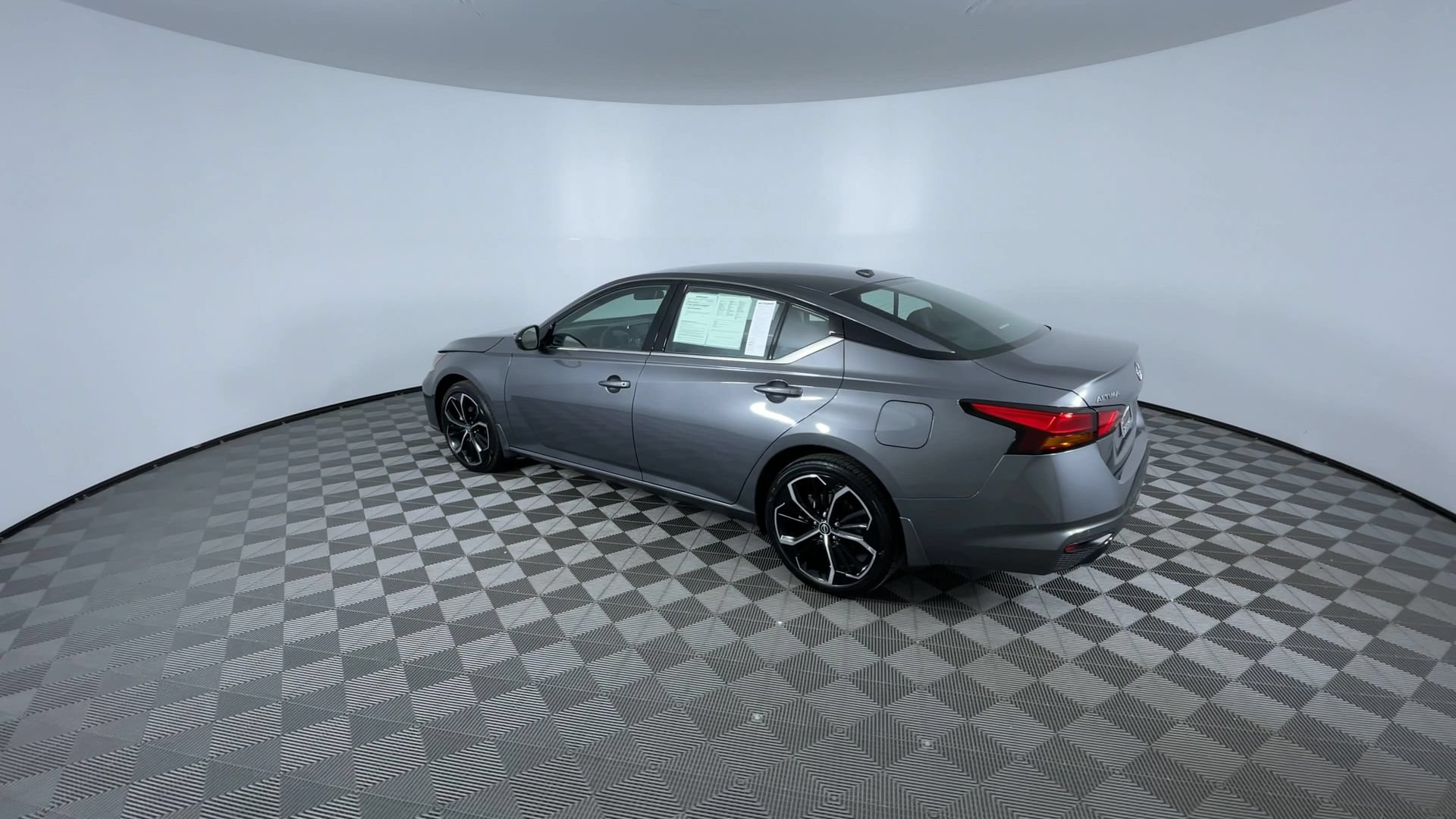 Certified 2025 Nissan Altima 2.5 SR AWD/4WD image 7