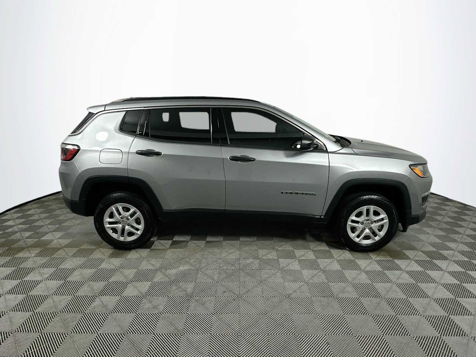 Used 2021 Jeep Compass Sport AWD/4WD image 8