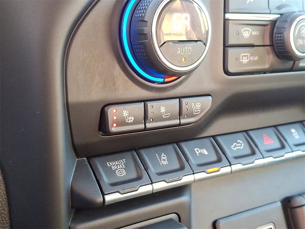 Used 2020 Chevrolet Silverado 2500 LTZ w/ Technology Package image 19