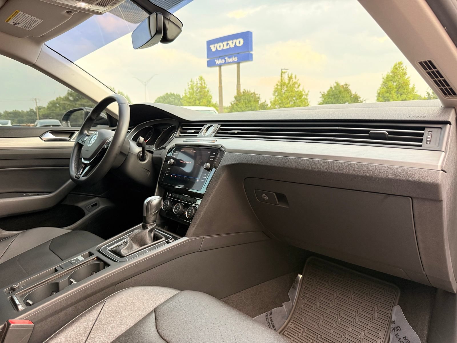 Used 2020 Volkswagen Arteon SE FWD image 23
