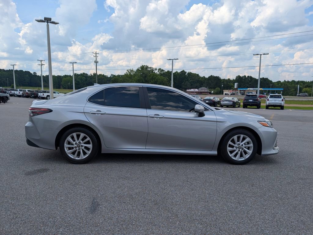 Used 2024 Toyota Camry LE FWD image 6