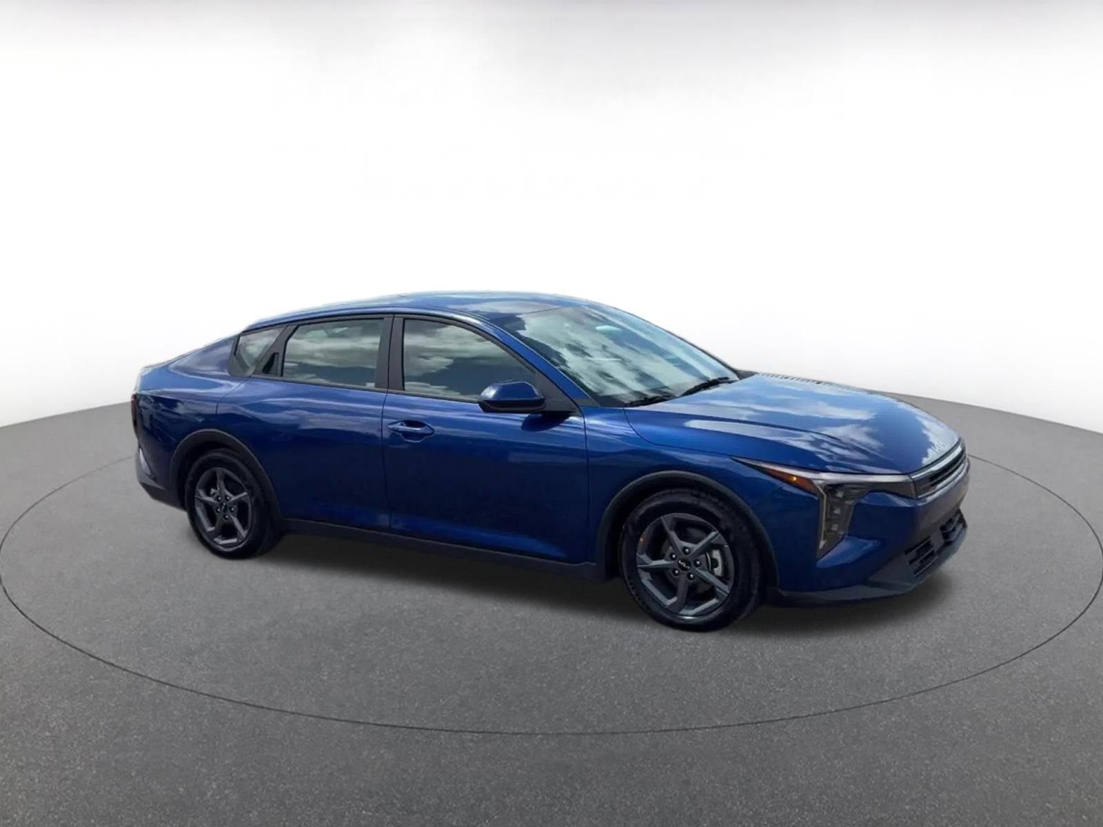 Used 2025 Kia K4 FWD image 2