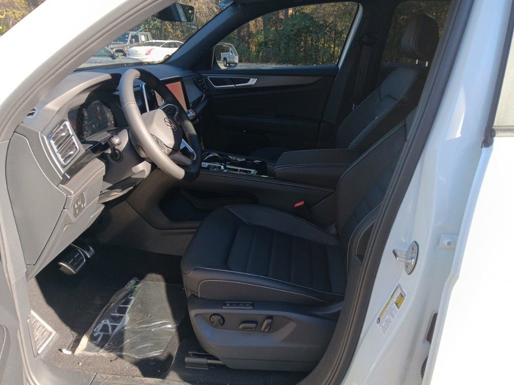 New 2025 Volkswagen Atlas Cross Sport SEL R-Line image 9