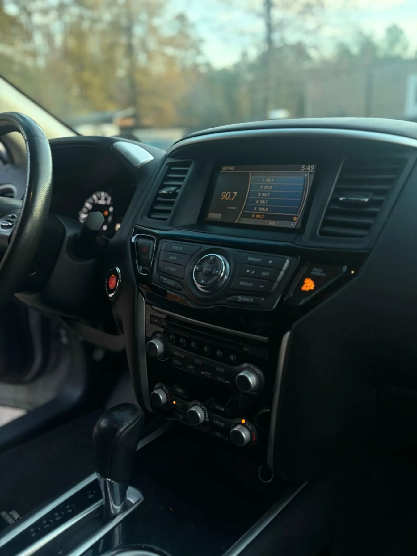 Used 2013 Nissan Pathfinder SV image 17