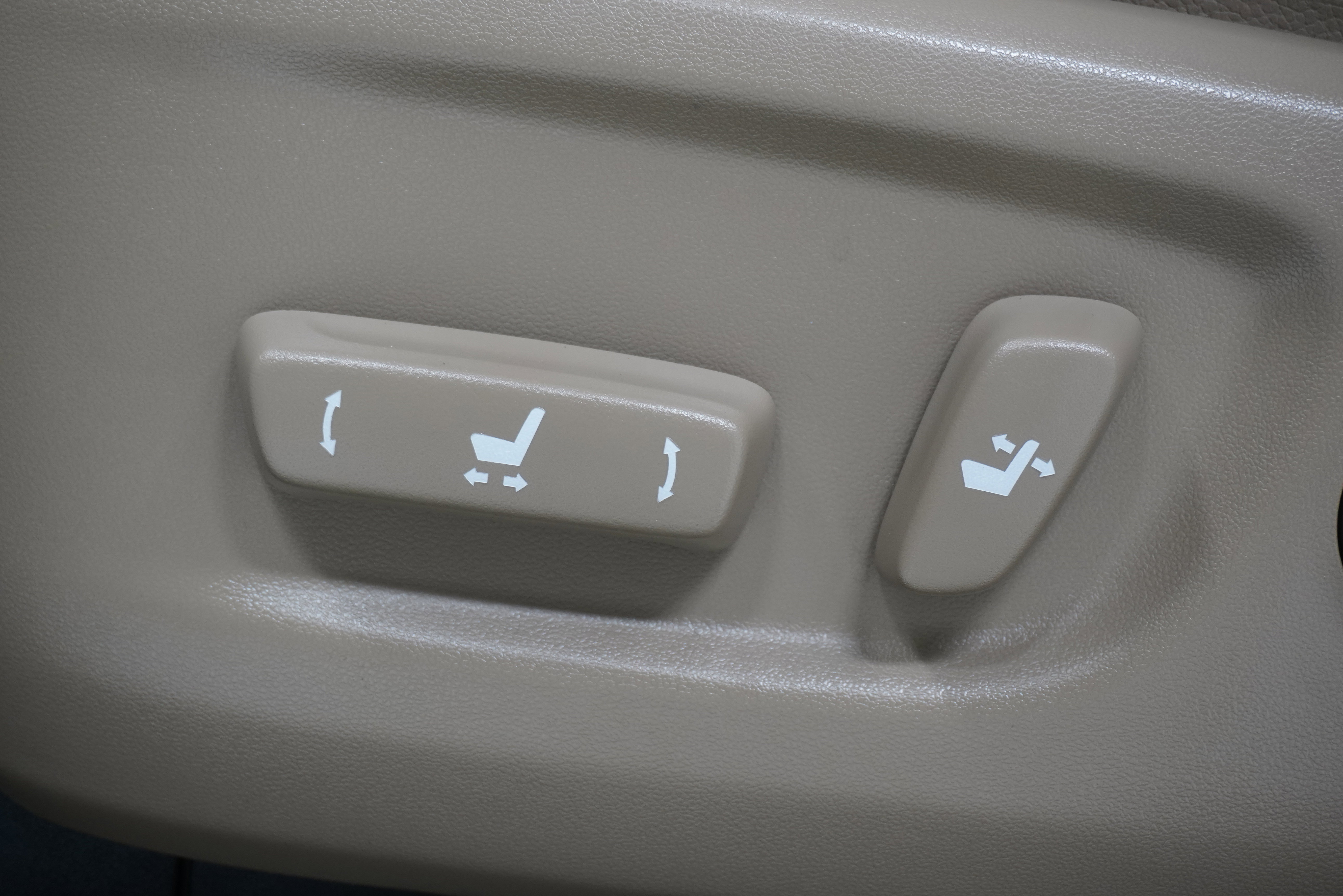 Used 2019 Toyota 4Runner Limited AWD/4WD image 15