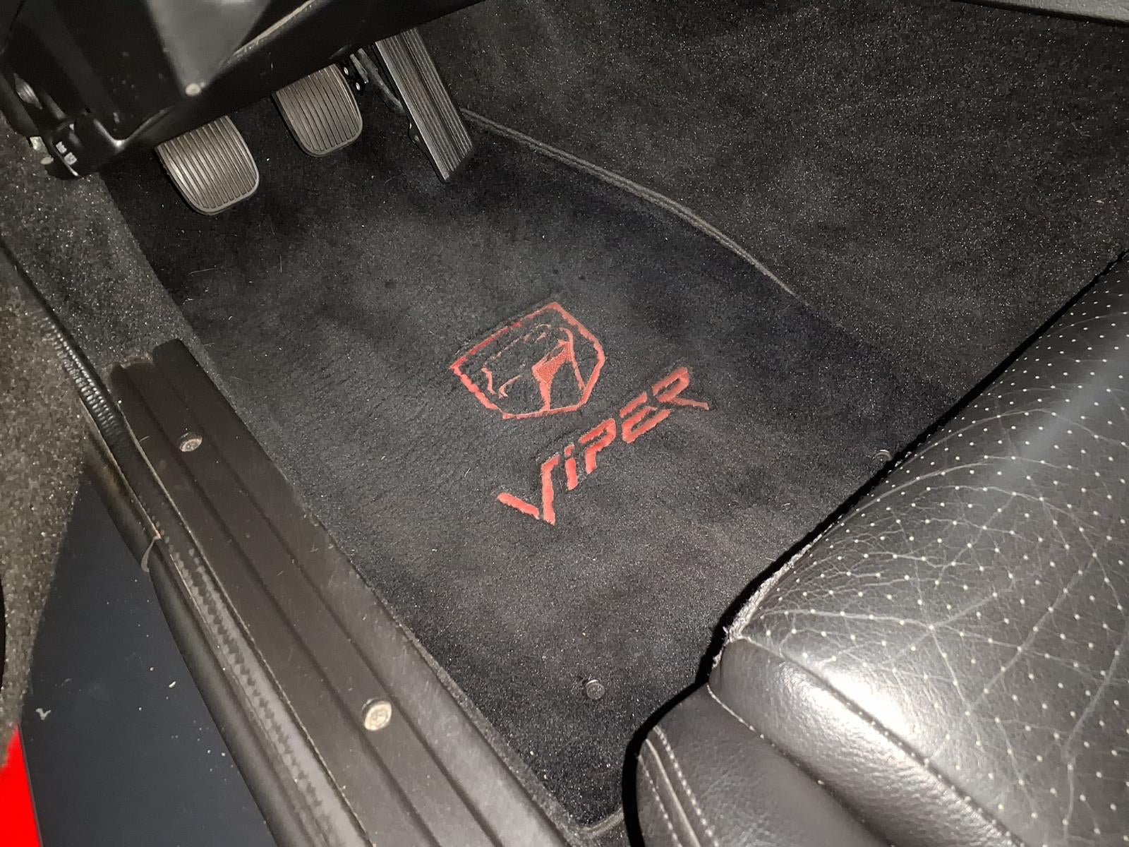 Used 1997 Dodge Viper GTS RWD image 25
