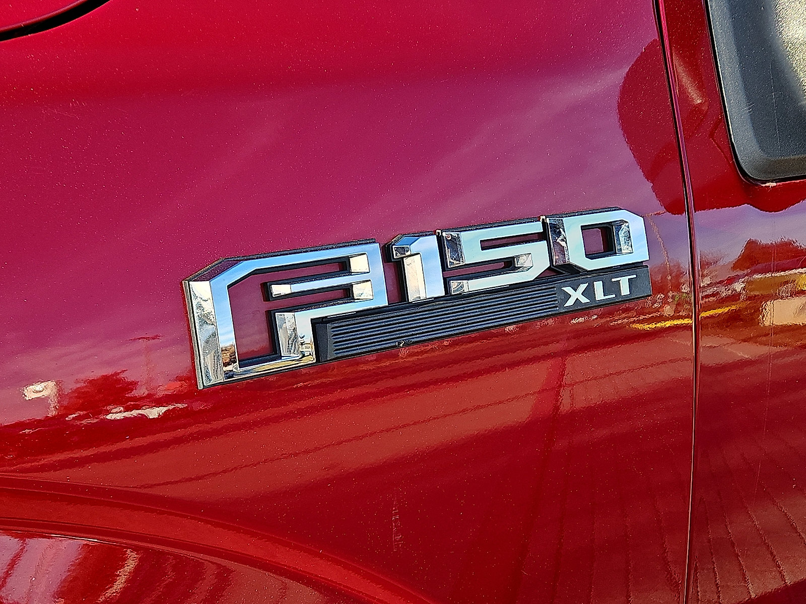 Used 2017 Ford F150 XLT w/ Equipment Group 302A Luxury image 6