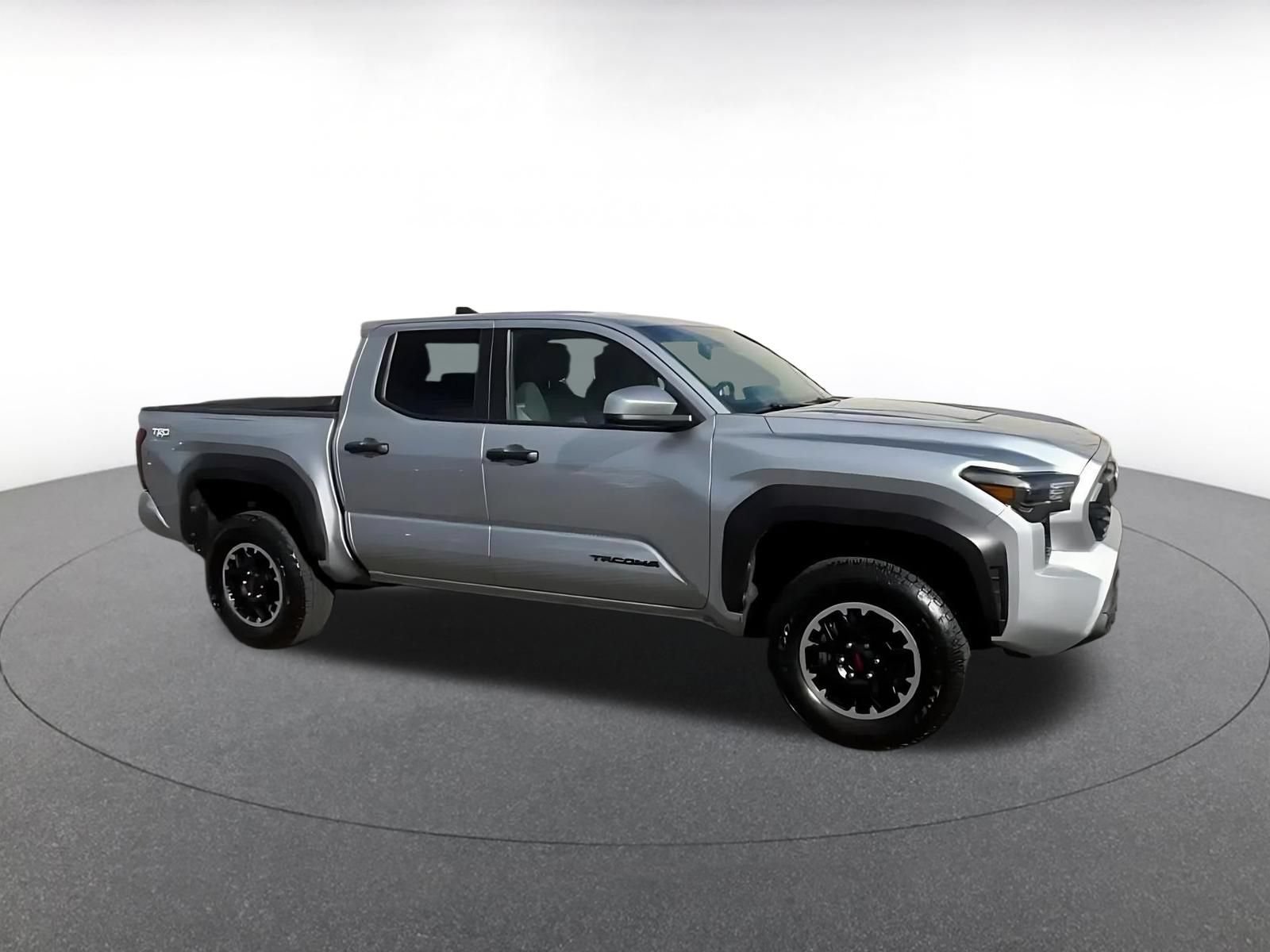 Used 2025 Toyota Tacoma TRD Off-Road AWD/4WD image 2