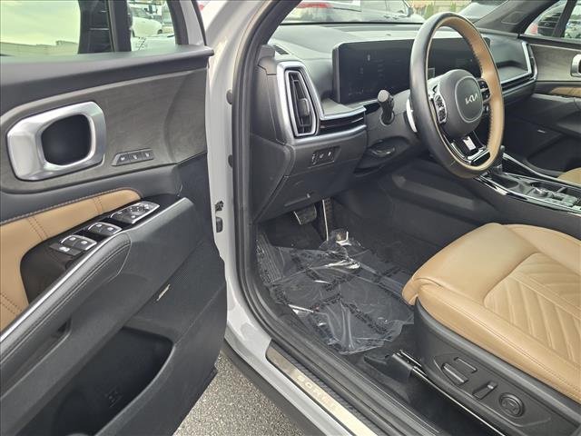 Used 2024 Kia Sorento SX Prestige w/ Olive Brown Leather Package image 9