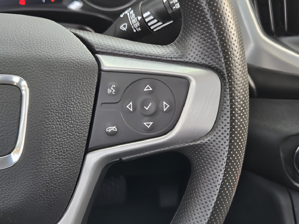 Used 2024 GMC Terrain SLE w/ Driver Convenience Package FWD image 26