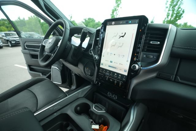 New 2026 RAM 2500 Laramie AWD/4WD image 37
