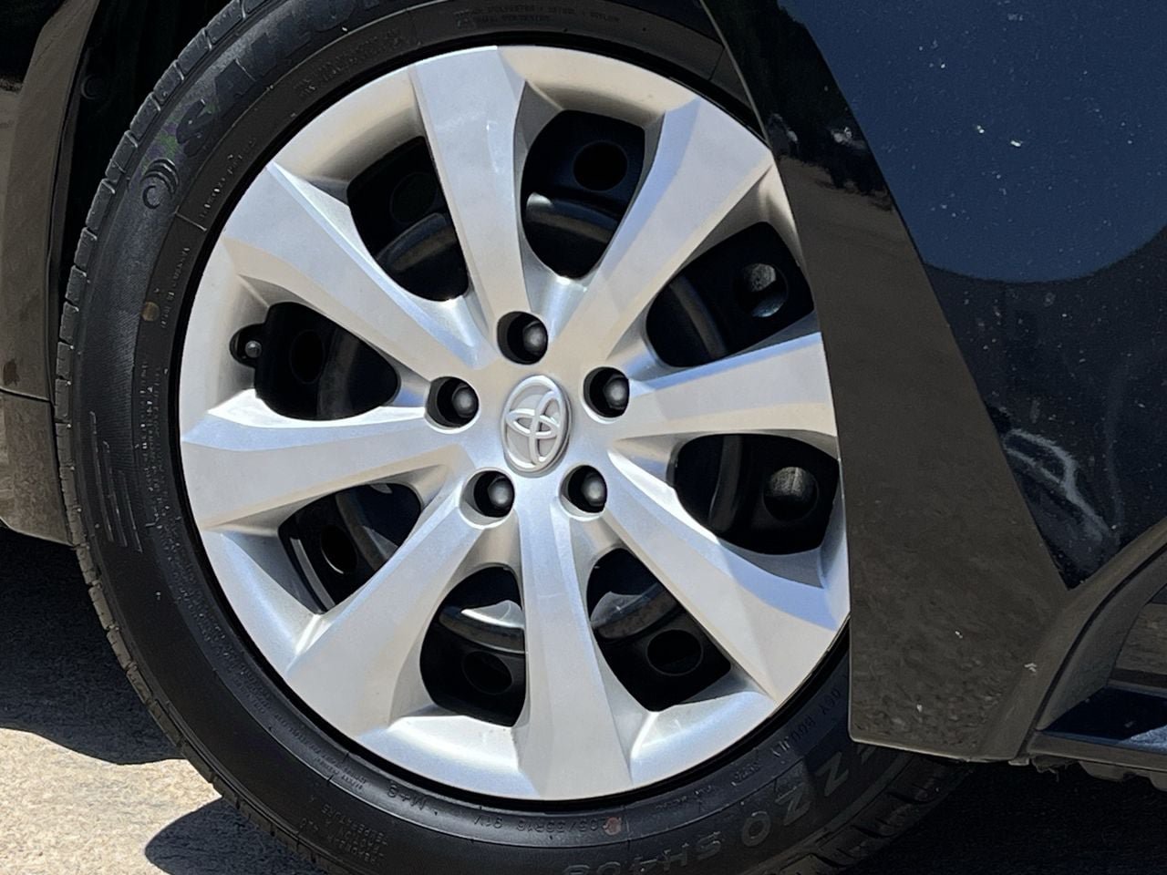 Used 2025 Toyota Corolla LE FWD image 27