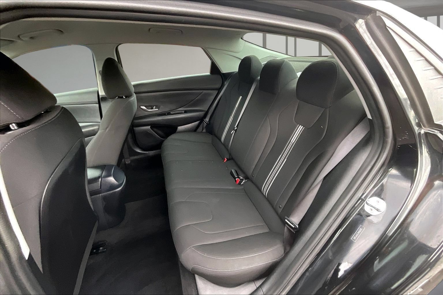 Used 2022 Hyundai Elantra SEL w/ Preferred Accessory Package FWD image 22