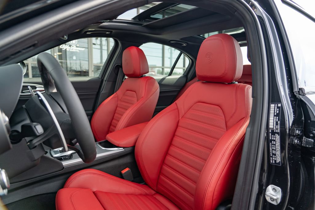 New 2025 Alfa Romeo Giulia w/ Veloce Package Rwd image 14