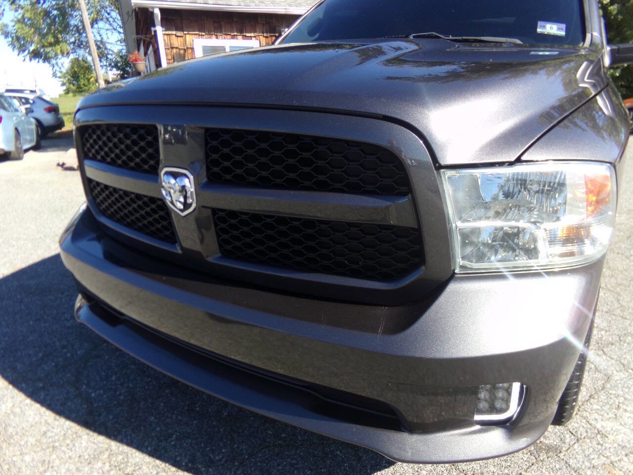 Used 2019 RAM 1500 Express w/ Express Value Package image 4