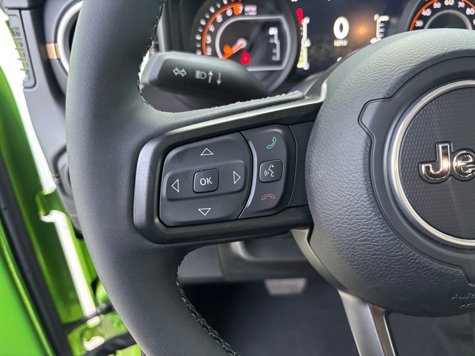 Used 2025 Jeep Gladiator Sport image 13