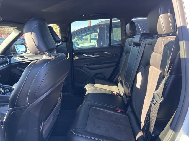 Used 2023 Jeep Grand Cherokee Altitude image 19