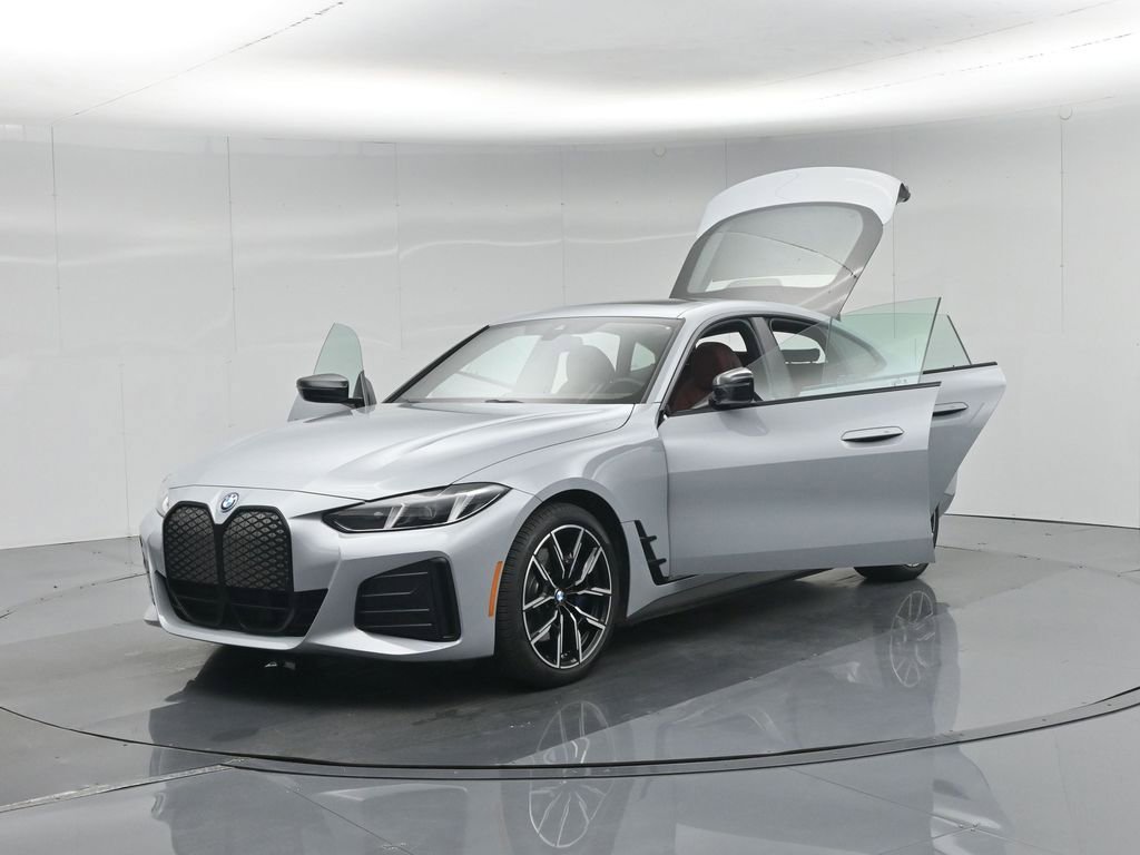 Used 2025 BMW i4 eDrive40 w/ M Sport Package image 32