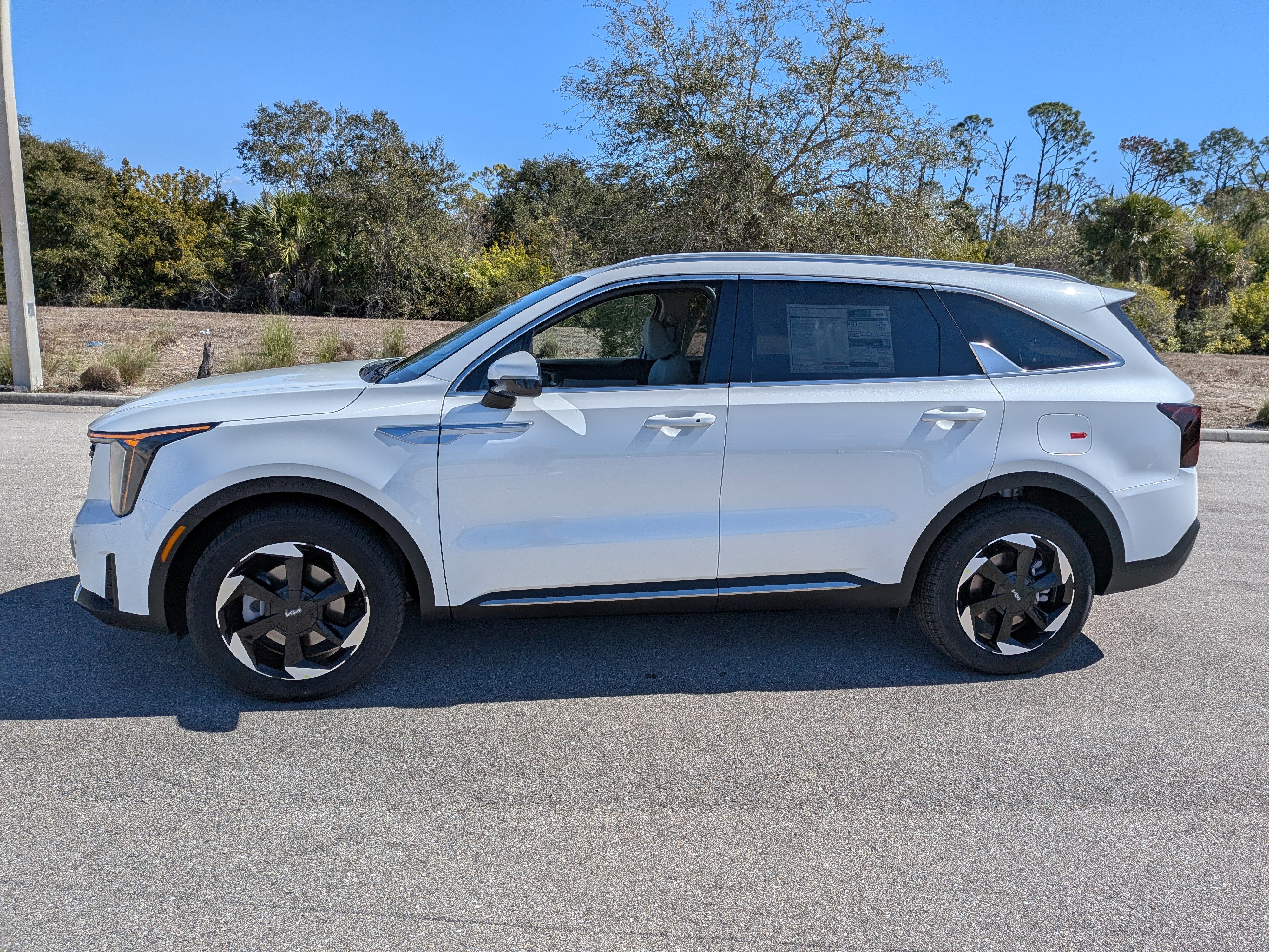 New 2026 Kia Sorento EX FWD image 8