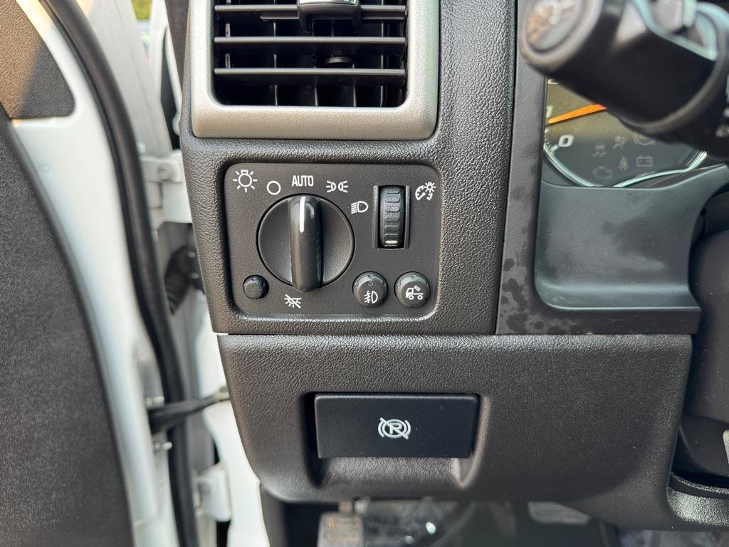 Used 2009 Chevrolet Colorado LT w/ LT Preferred Equipment Group AWD/4WD image 31