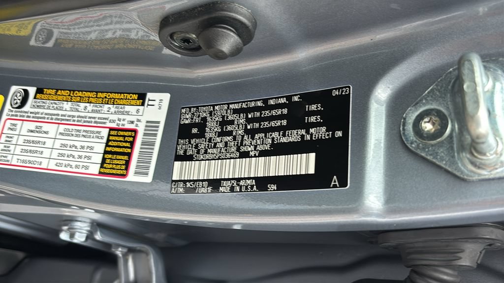 Used 2023 Toyota Highlander XLE AWD/4WD image 37