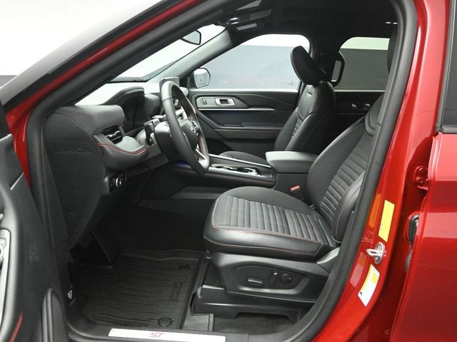 Used 2025 Ford Explorer ST-Line w/ Premium Package image 10
