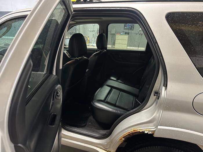 Used 2006 Ford Escape Limited AWD/4WD image 24