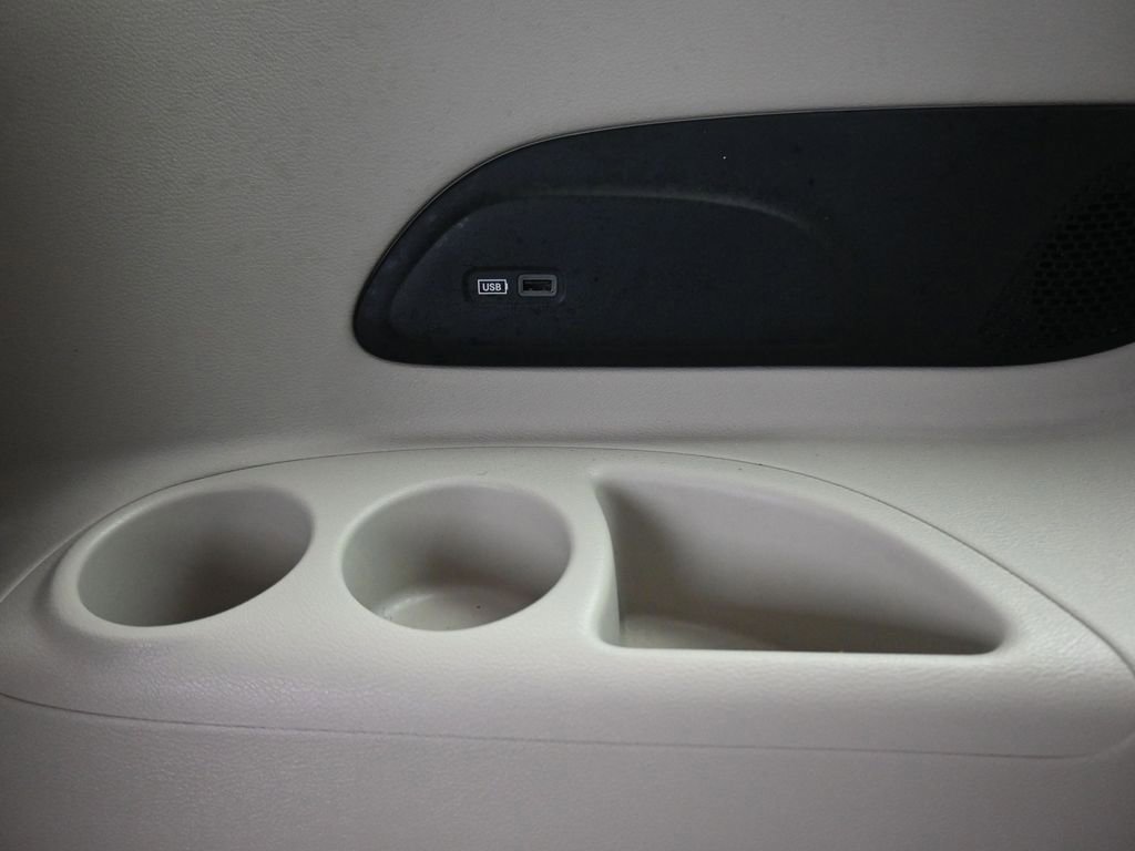 Used 2020 Chrysler Pacifica Limited w/ Advanced Safetytec Group image 47