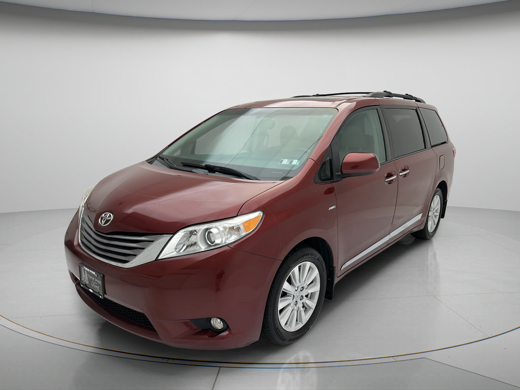 Used 2017 Toyota Sienna XLE w/ XLE Navigation Package AWD/4WD image 3