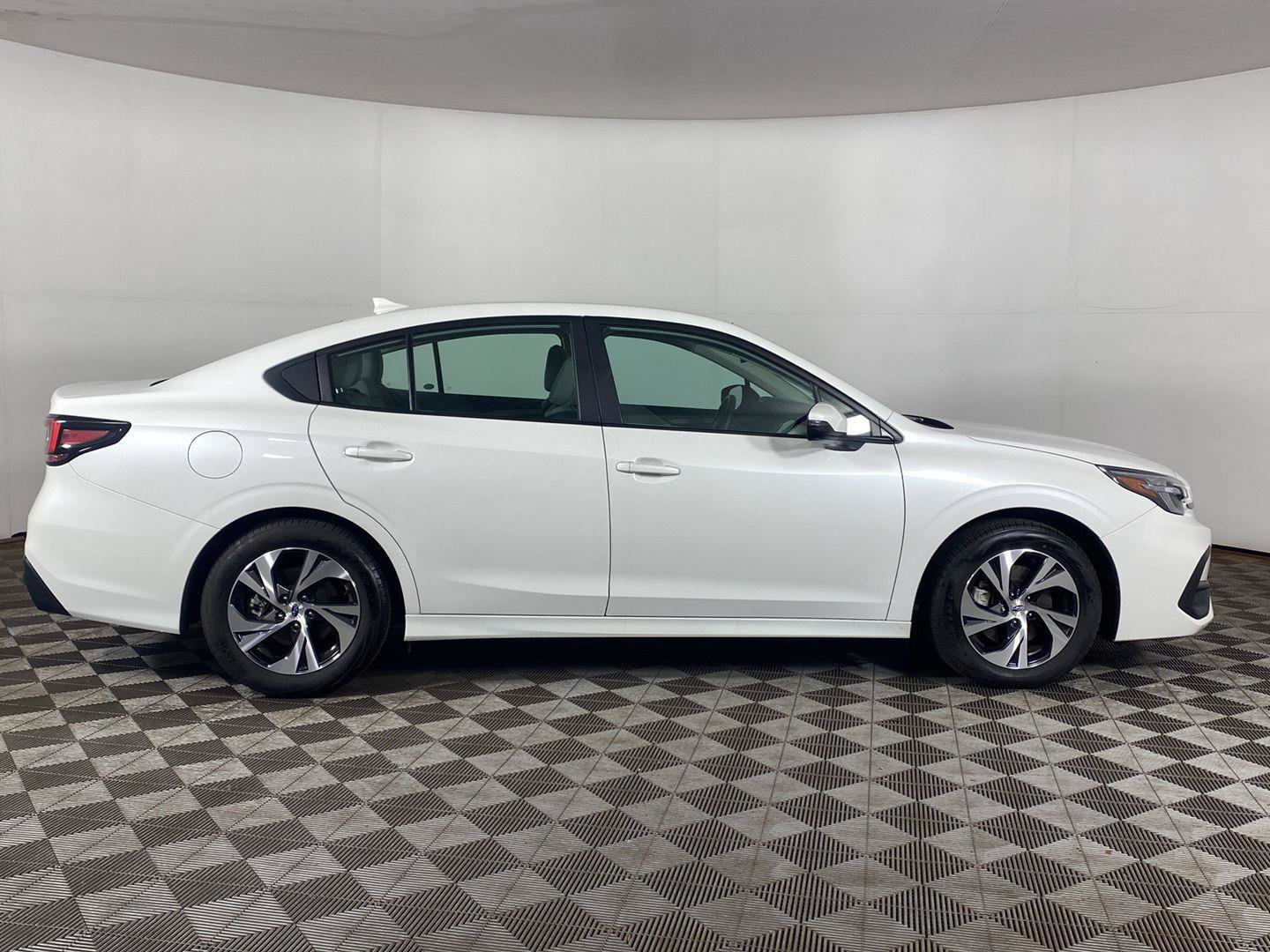 Used 2025 Subaru Legacy Premium AWD/4WD image 4