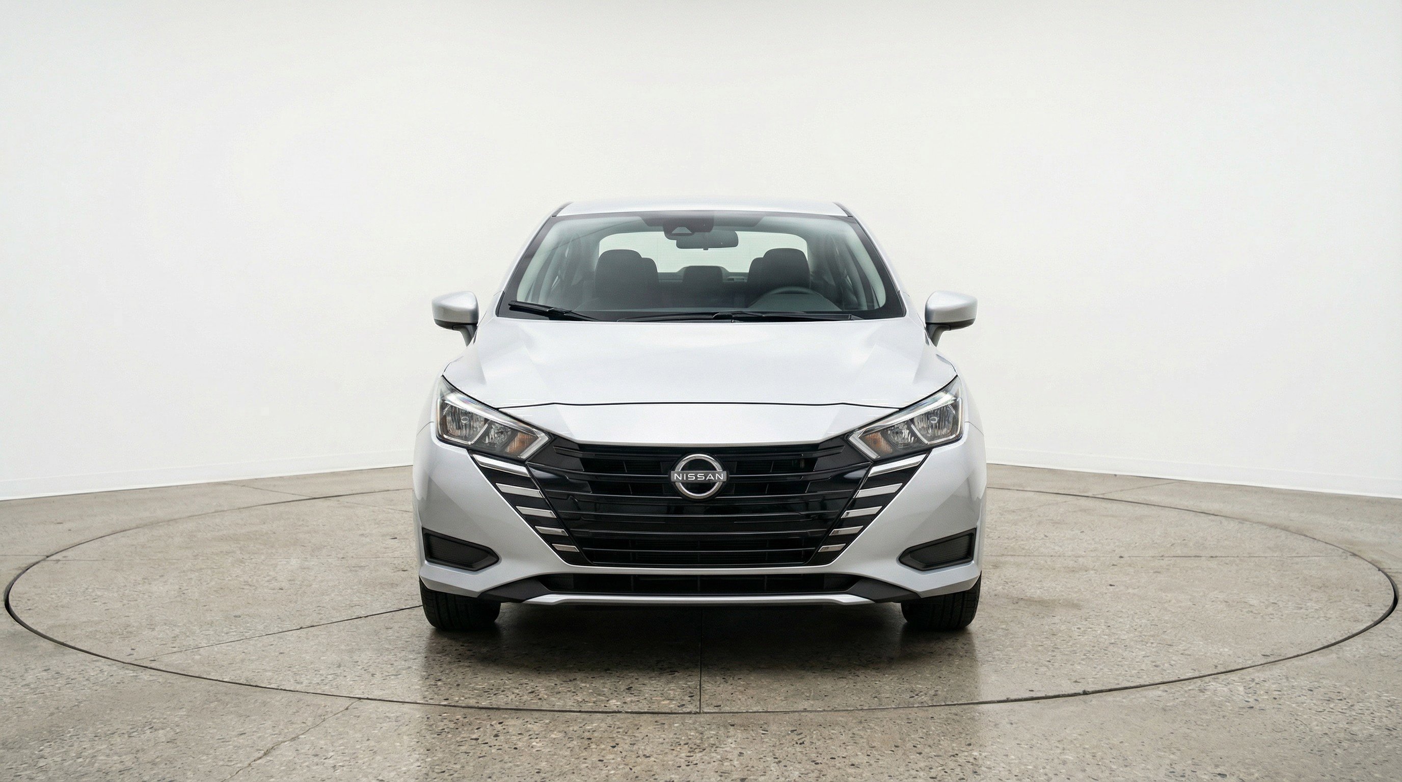 Used 2025 Nissan Versa SV image 2