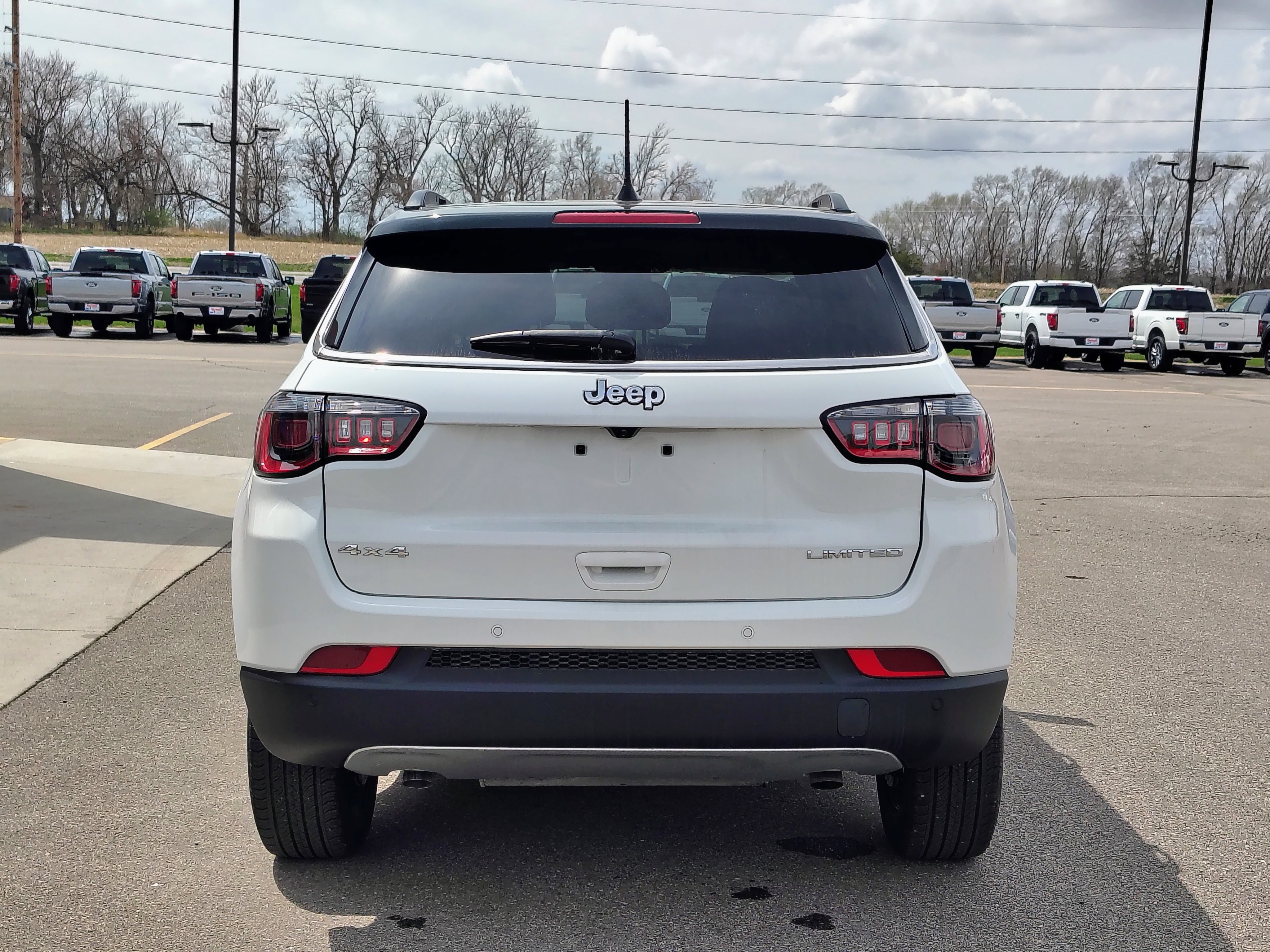 Used 2024 Jeep Compass Limited AWD/4WD image 5