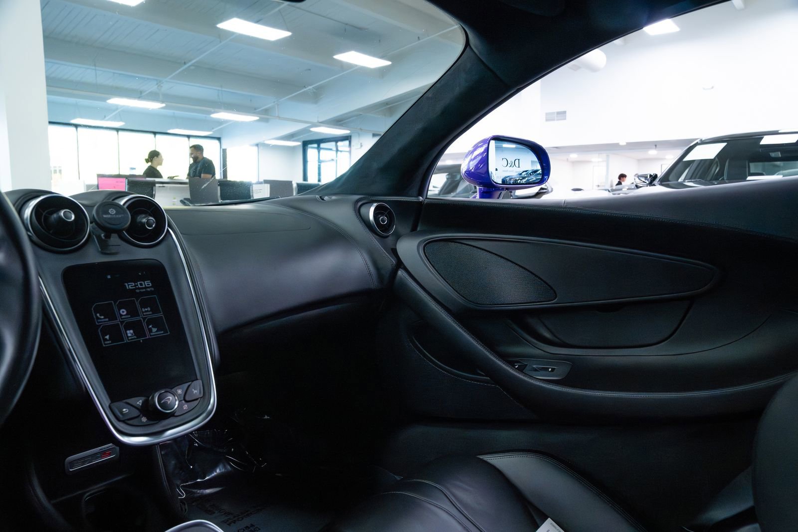 Used 2018 McLaren 570S Coupe RWD image 16