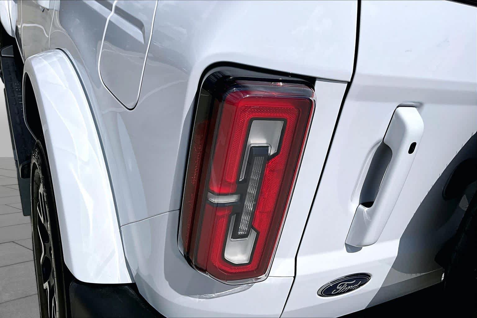 Used 2025 Ford Bronco Outer Banks AWD/4WD image 26