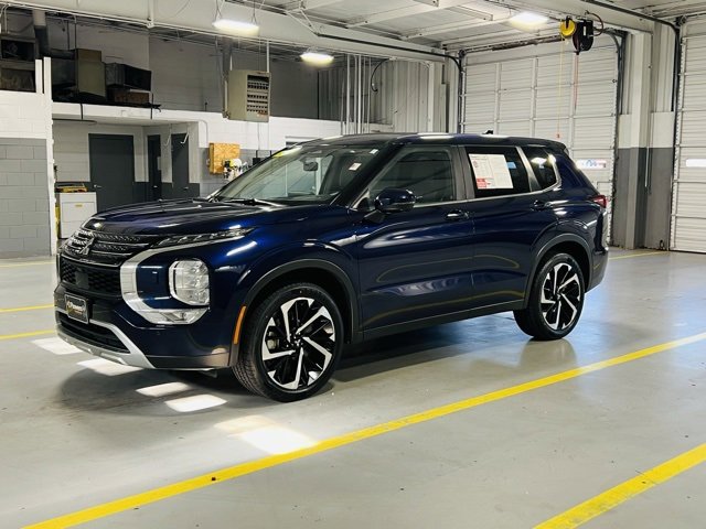 Used 2024 Mitsubishi Outlander SE image 16