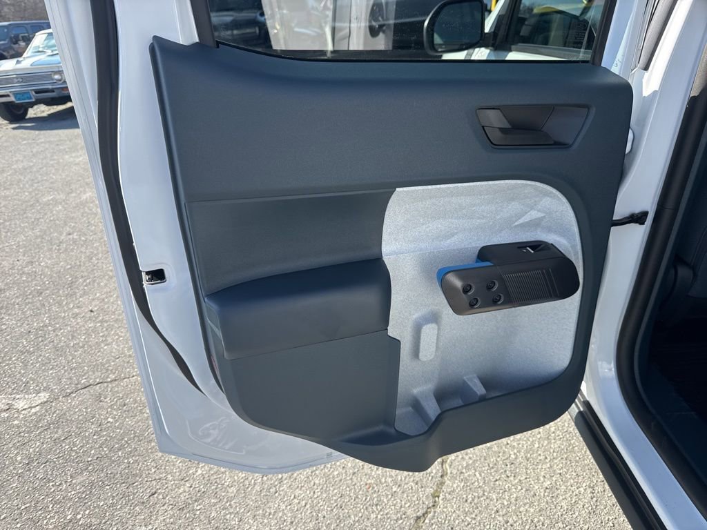 Used 2025 Ford Maverick XLT w/ Equipment Group 302A AWD/4WD image 24