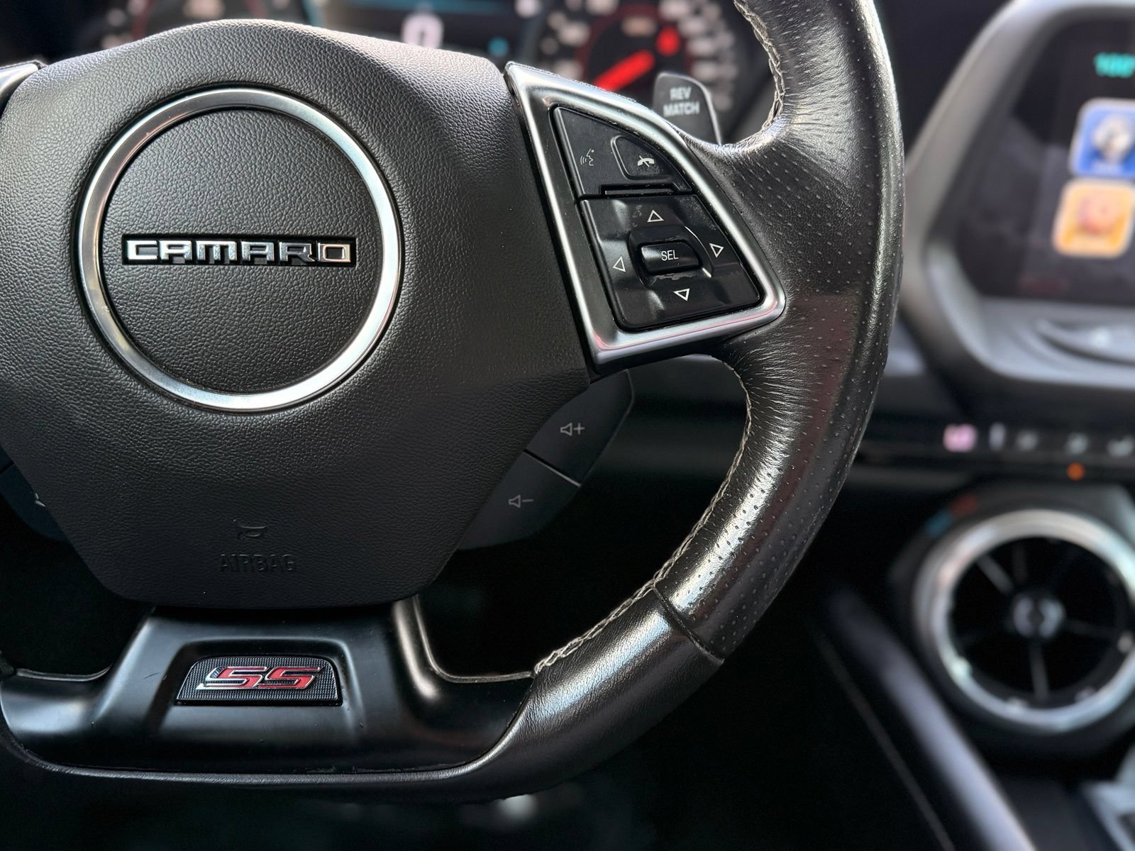 Used 2018 Chevrolet Camaro SS RWD image 27