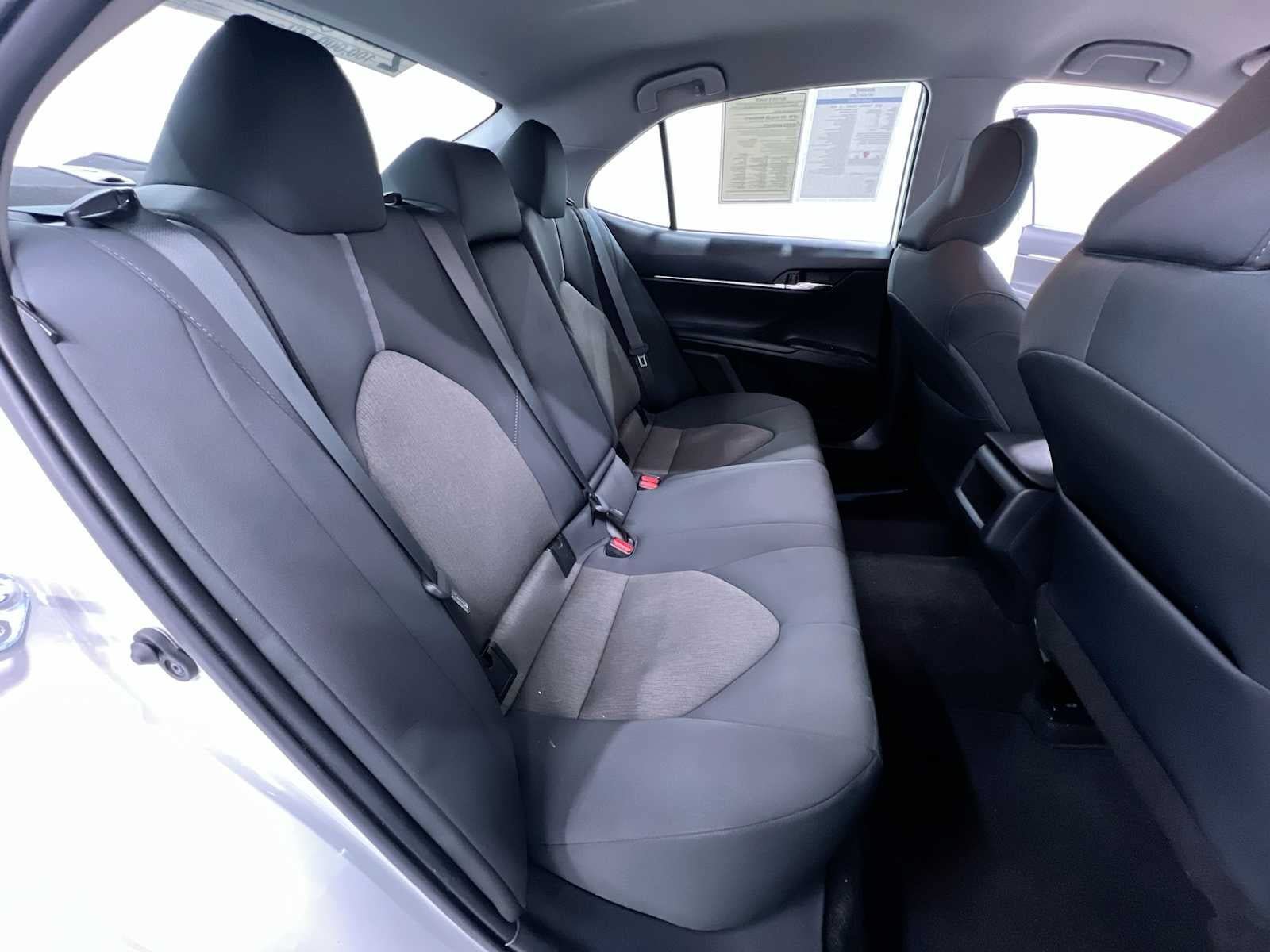 Used 2022 Toyota Camry LE w/ Carpet Mat Package (TMS) AWD/4WD image 37