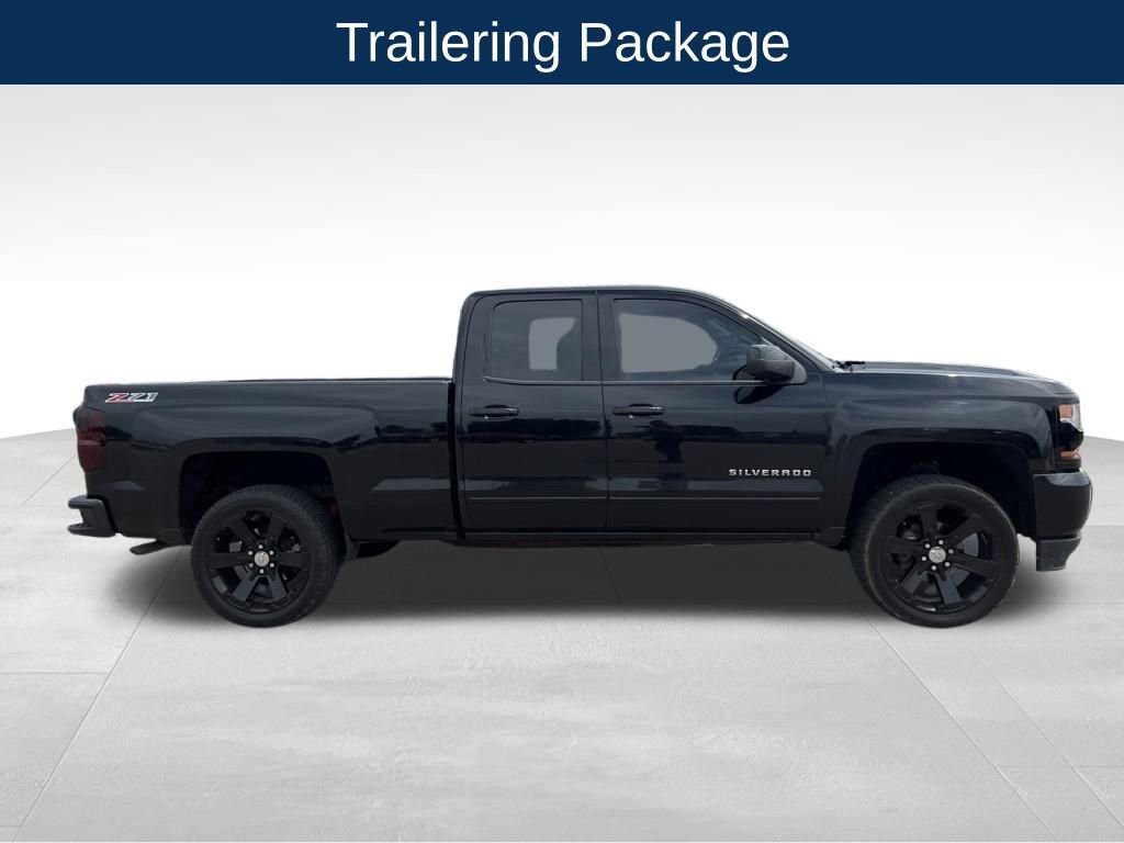 Used 2017 Chevrolet Silverado 1500 LT w/ All Star Edition AWD/4WD image 4