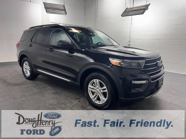Used 2023 Ford Explorer XLT w/ Equipment Group 202A image 3