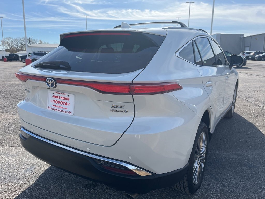 Used 2021 Toyota Venza XLE image 5