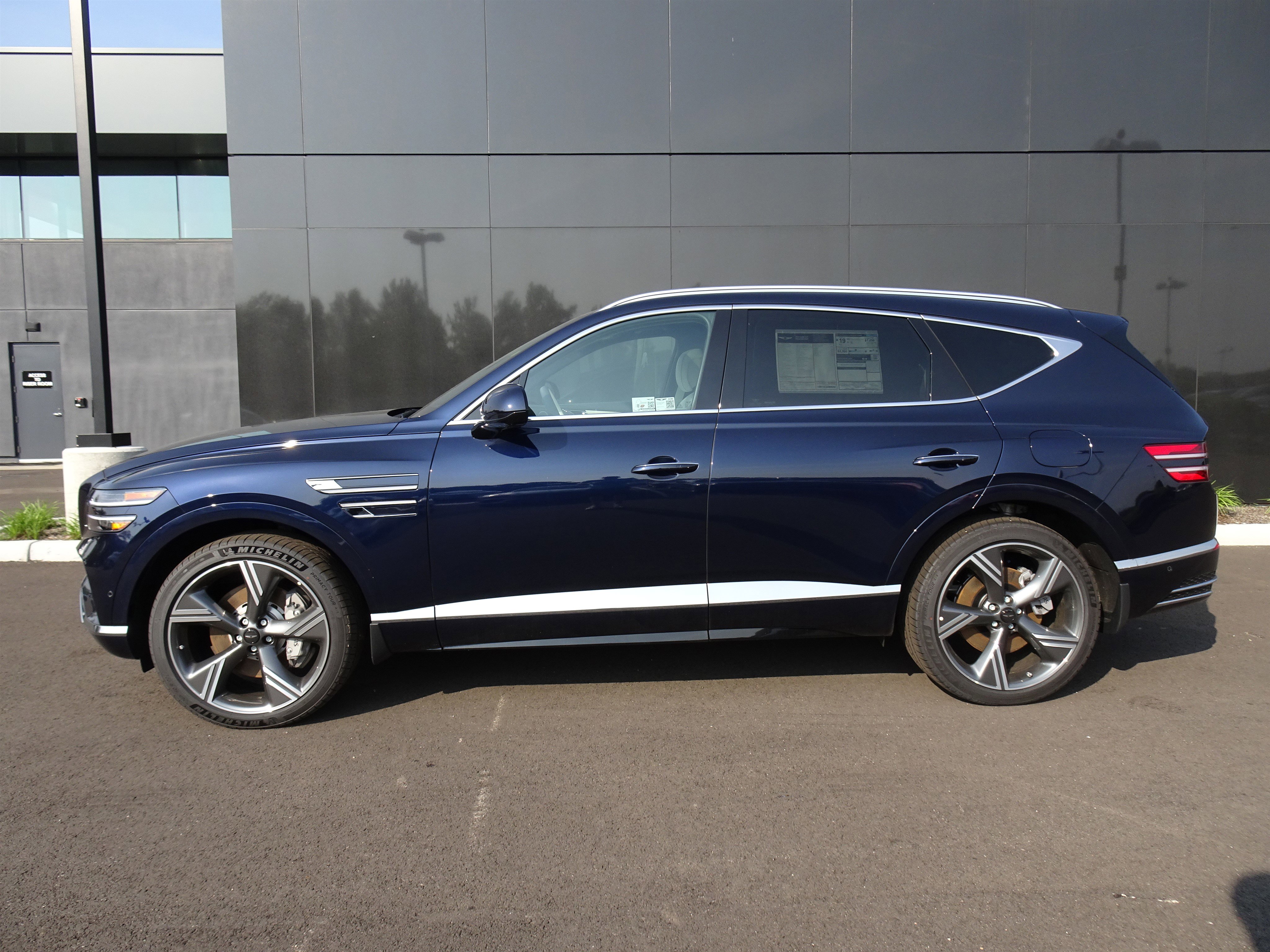 New 2025 Genesis GV80 3.5T Prestige image 2