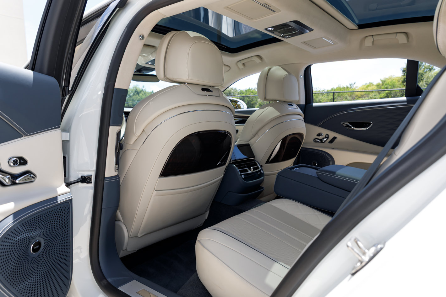 Certified 2024 Bentley Flying Spur W12 AWD/4WD image 19