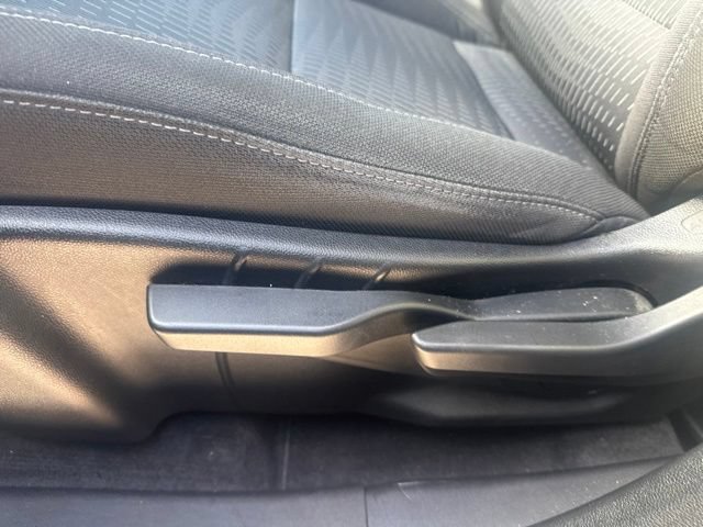 Used 2025 Chevrolet Equinox LT w/ Safety and Technology Package FWD image 12