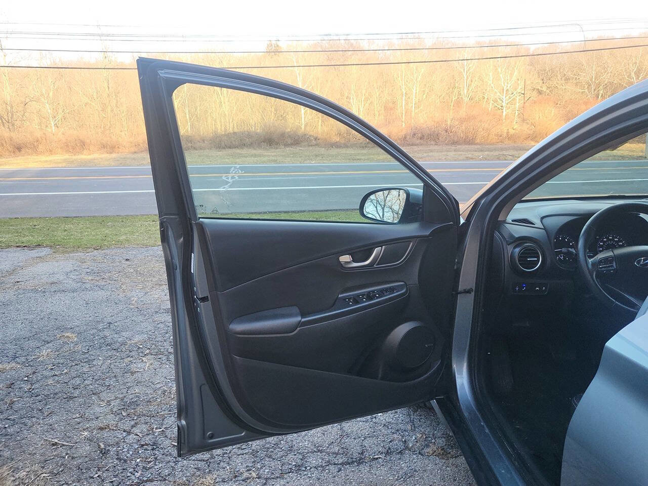 Used 2019 Hyundai Kona Limited image 8