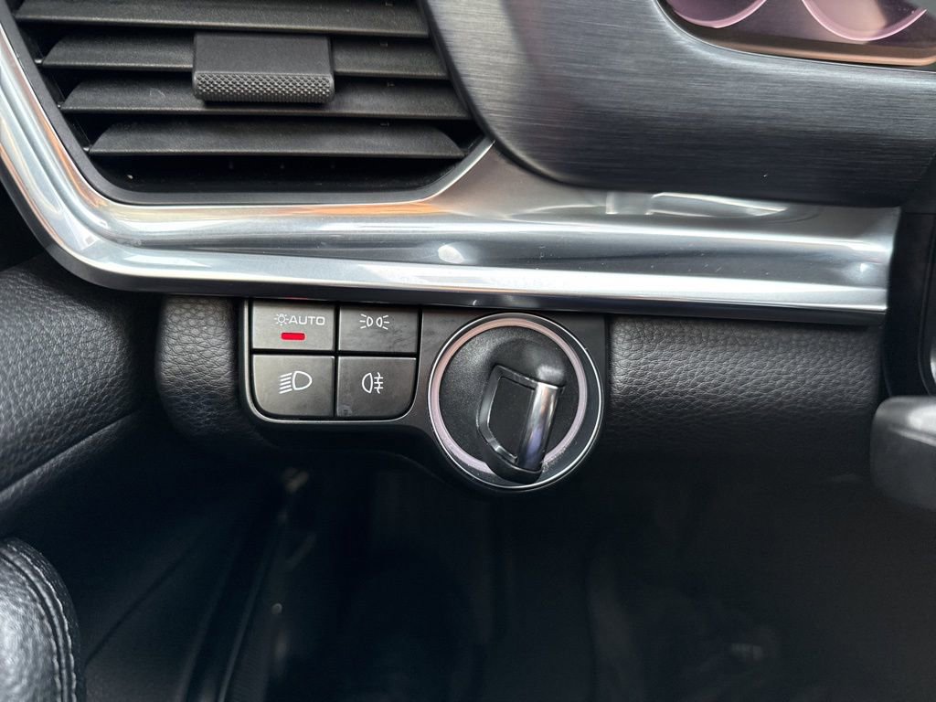 Used 2022 Porsche Panamera 4 Platinum Edition image 23