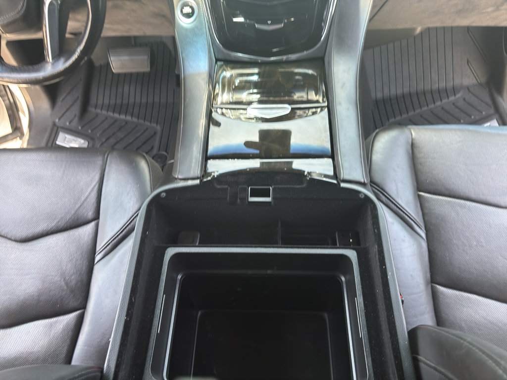 Used 2018 Cadillac Escalade ESV Platinum AWD/4WD image 29