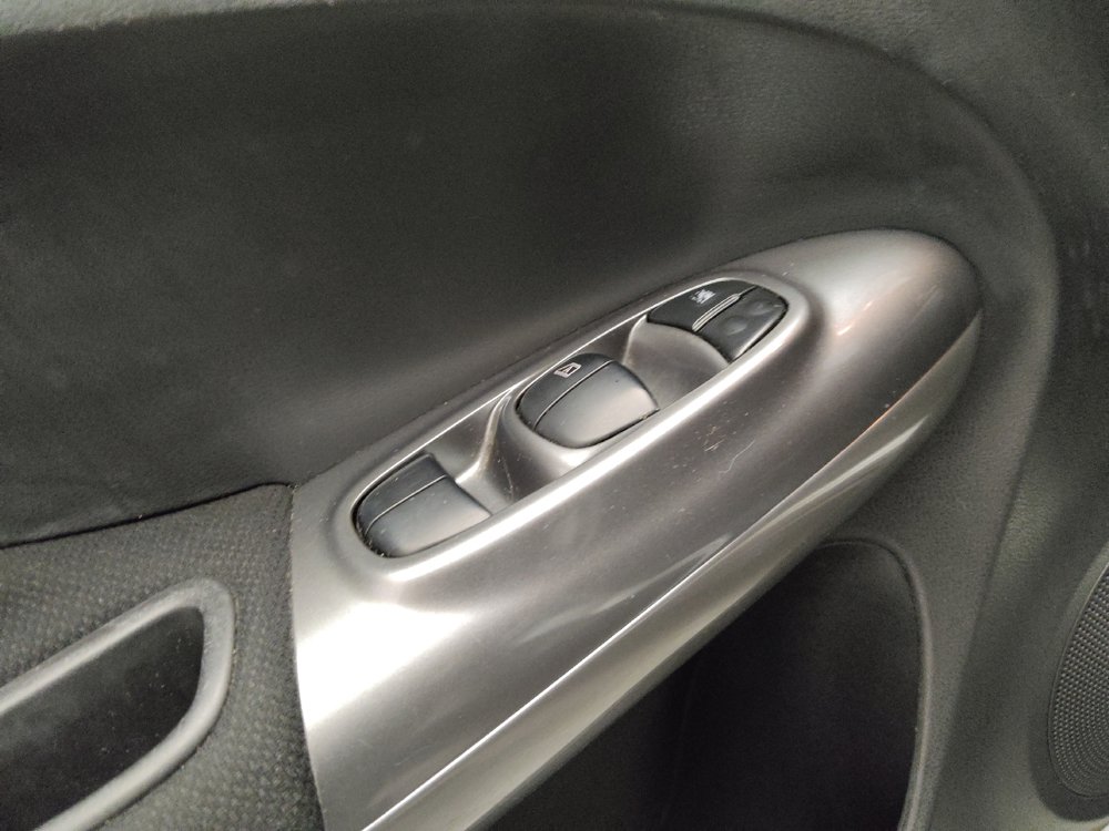 Used 2017 Nissan Juke S FWD image 27