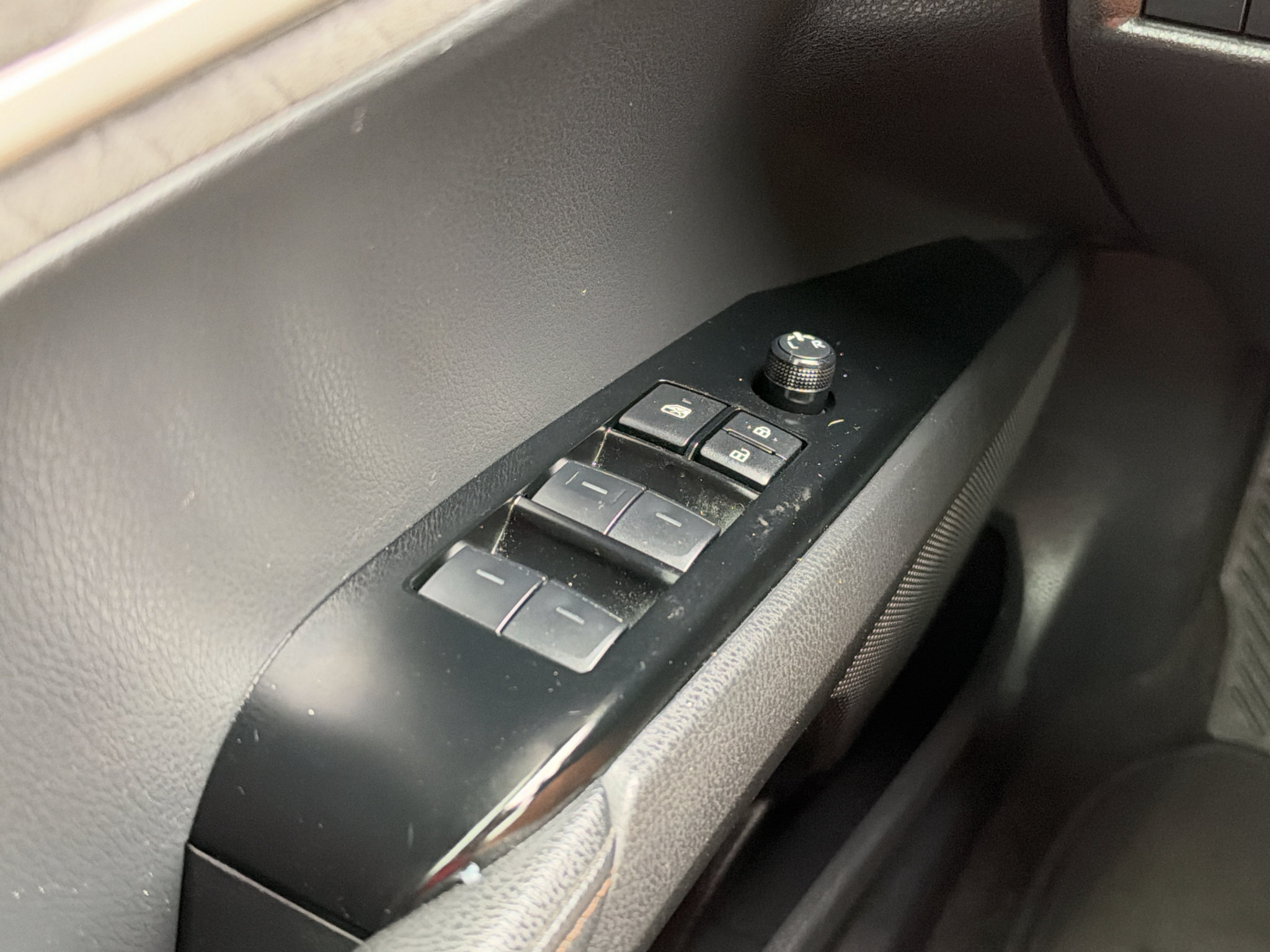 Used 2025 Toyota Camry XLE FWD image 26